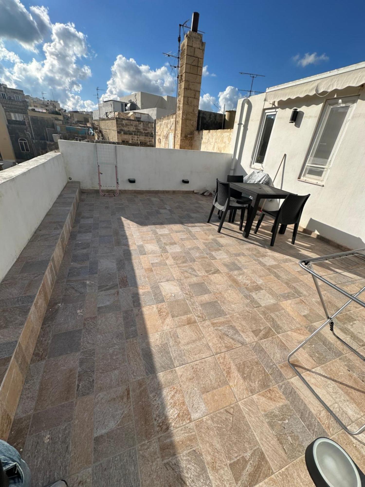 One Bedroom Appartment With Terrace In سليمة المظهر الخارجي الصورة